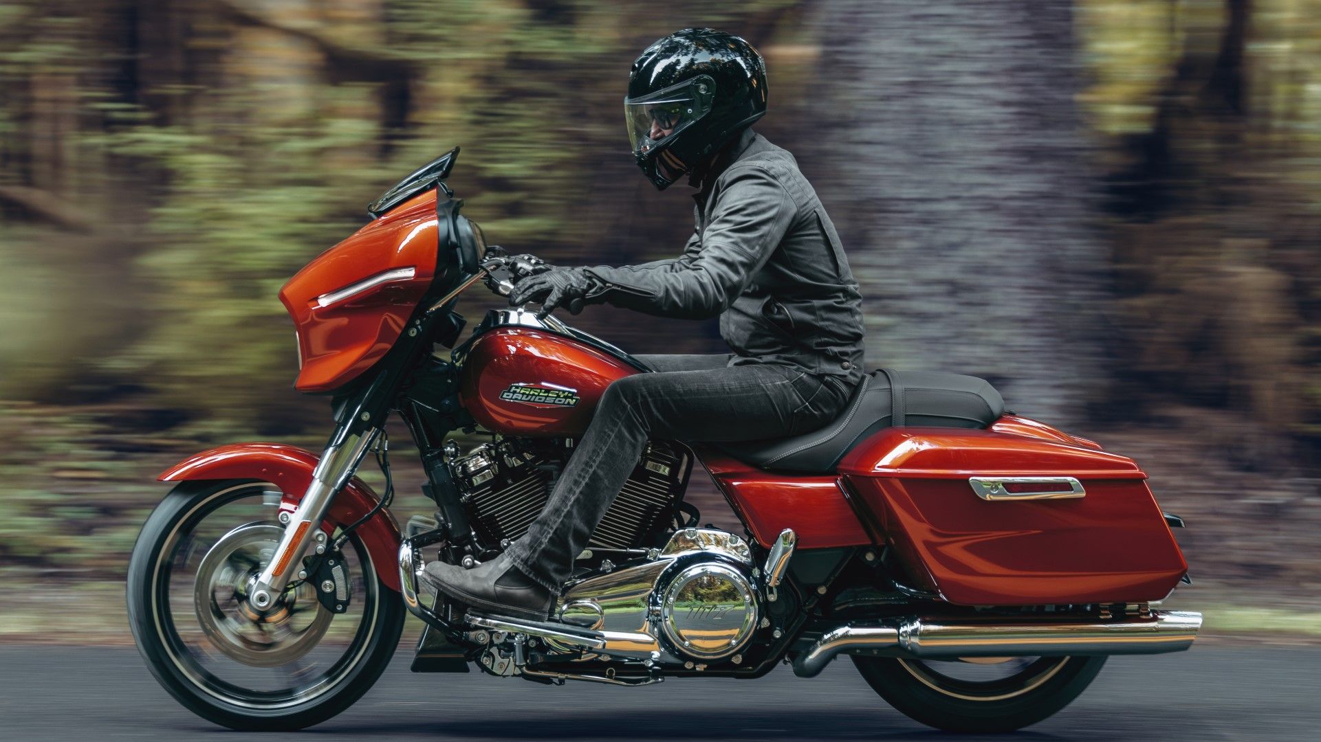 2024 Harley-Davidson Street Glide acceleratingg side profile view