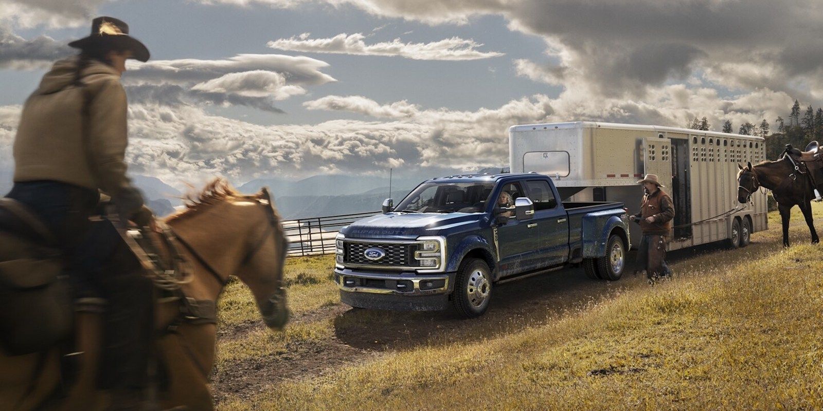 Azul Ford F-450 Super Duty Limited
