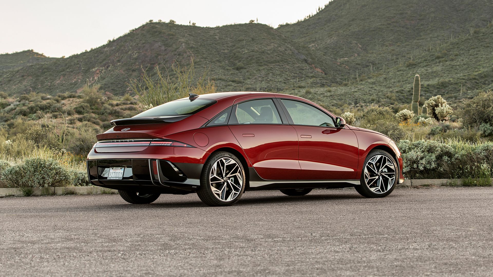 Hyundai Ioniq 6 - Ângulo traseiro 3_4