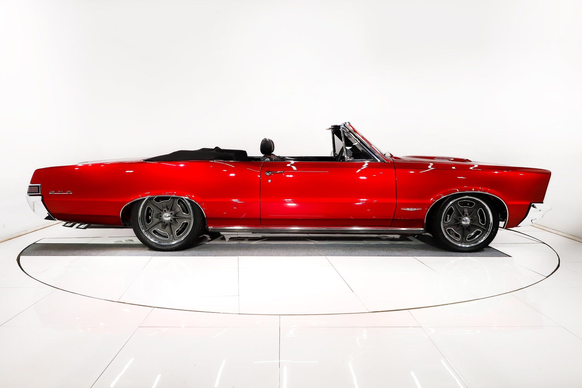 1965-pontiac-gto vermelho