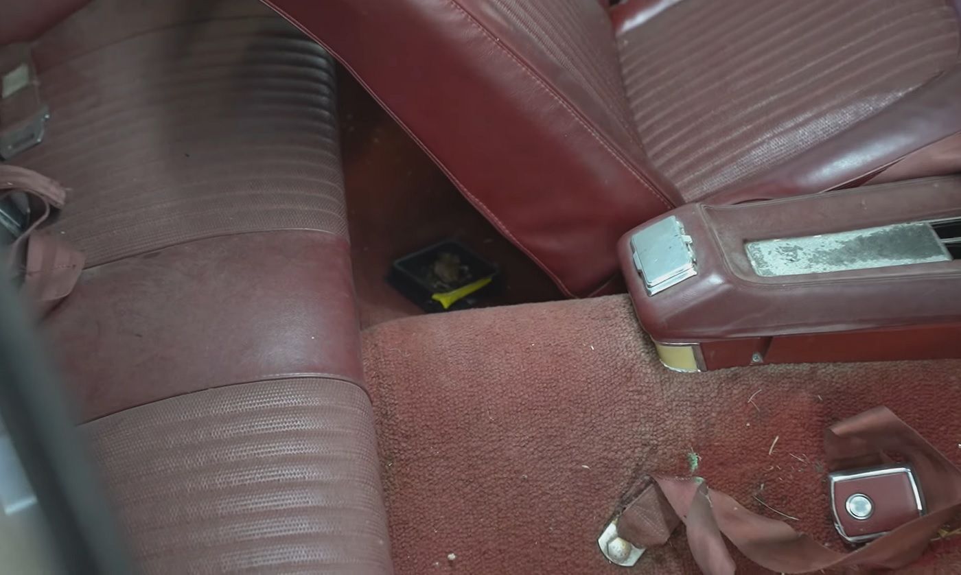 Interior branco do Ford Mustang 1968
