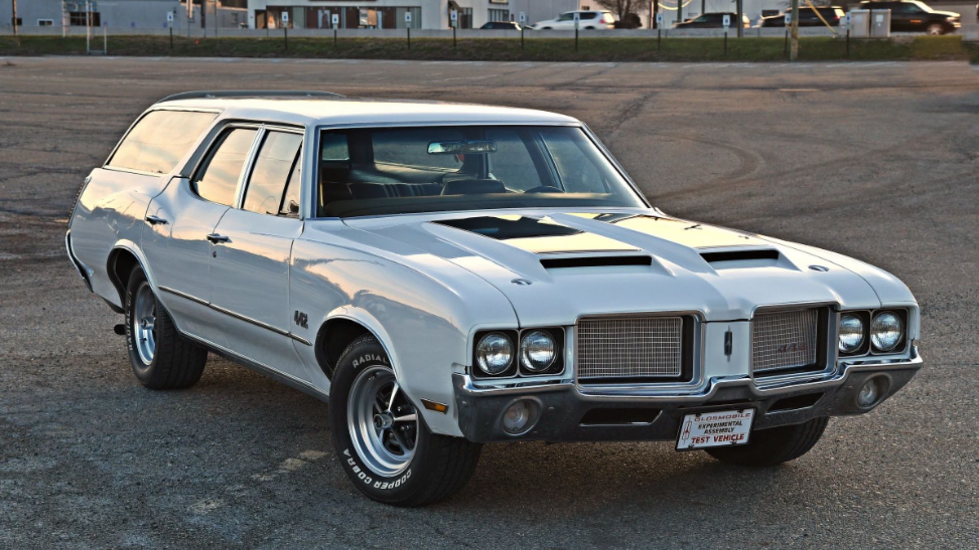 Imagem de Oldsmobile Cutlass Wagon branco 1972 com infusão 442