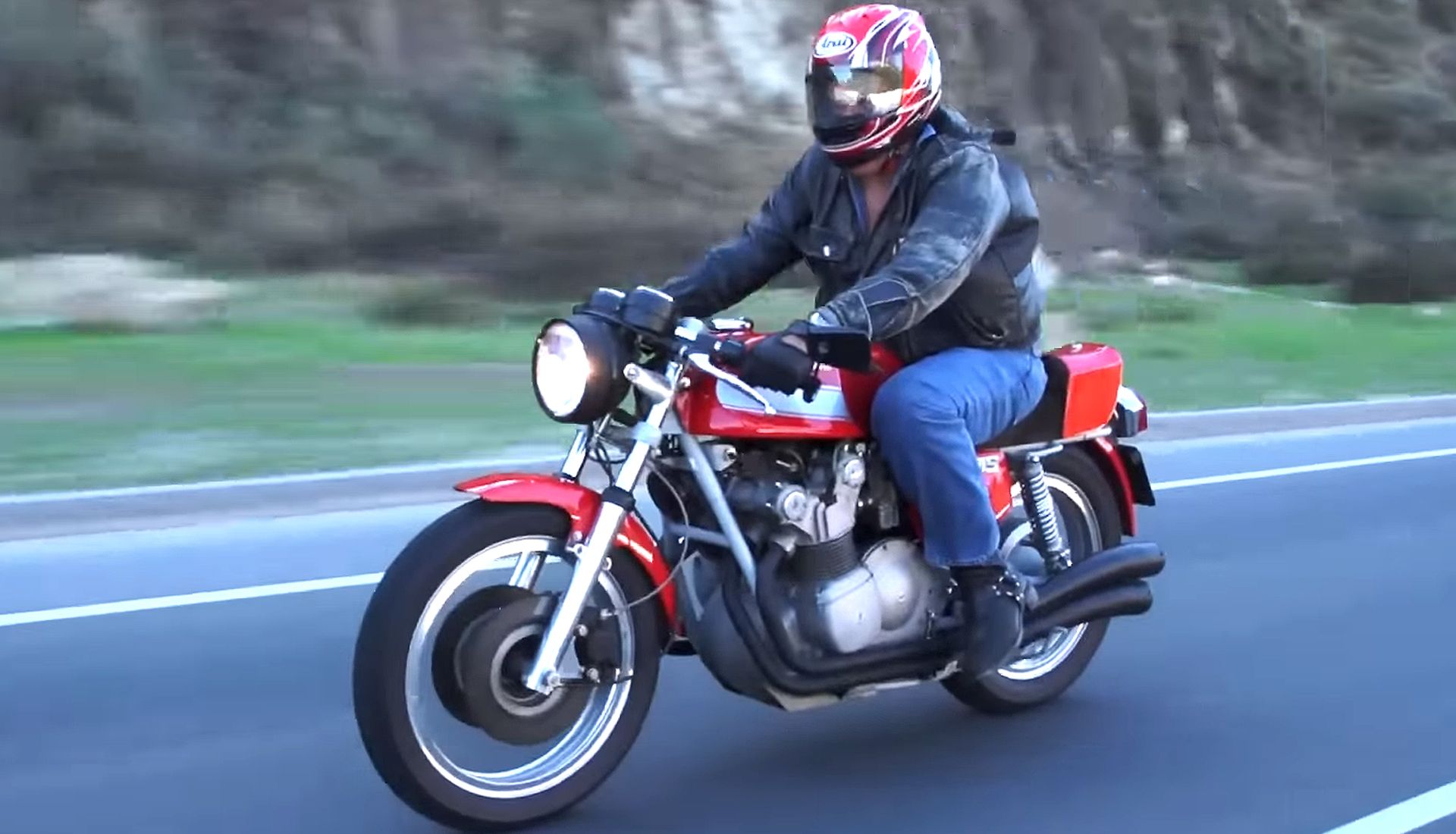 Motocicleta clássica MV Agusta 750 America 1976 da Jay Leno's Garage