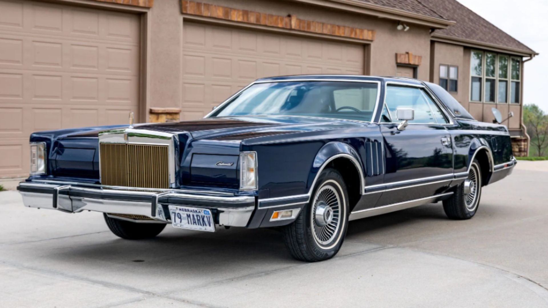 All The Ways The Lincoln Continental Mark V Is The King Of Luxury Coupes