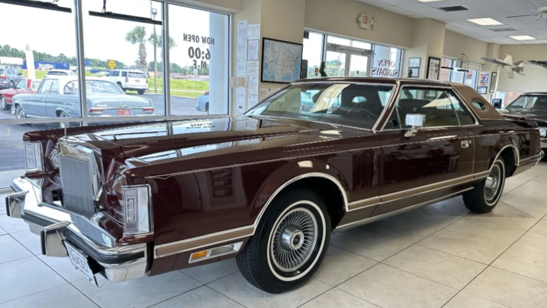 Image of a brown 1979 Lincoln Continental Mark V