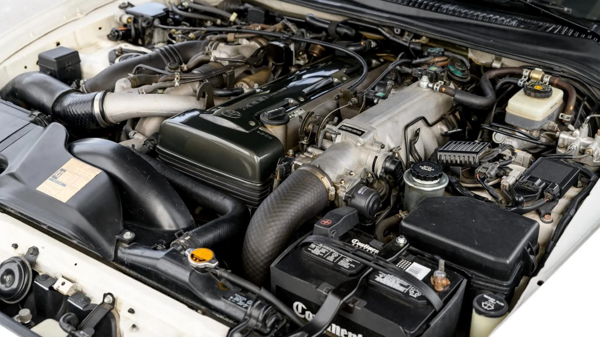 Compartimento do motor Toyota Supra Turbo 1993