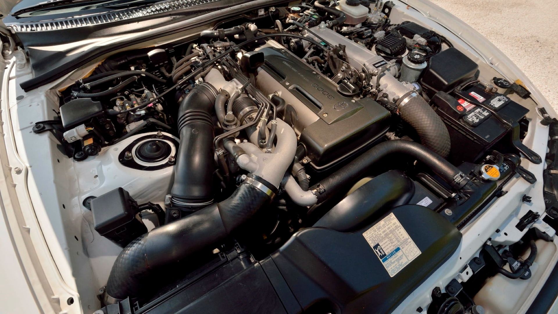 Compartimento do motor Toyota Supra Turbo 1993