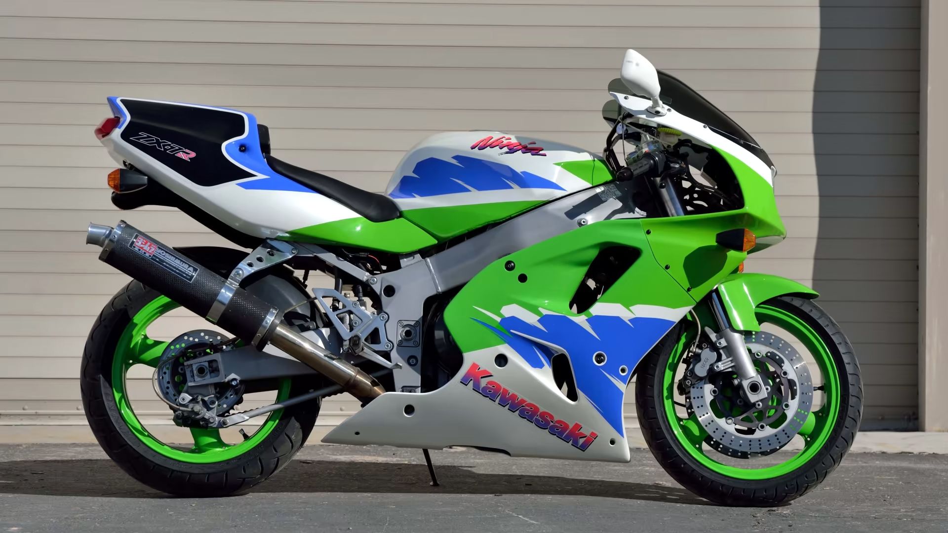 Why The Kawasaki ZX-7R Is A Symbol Of 90s Sport Bike Mastery