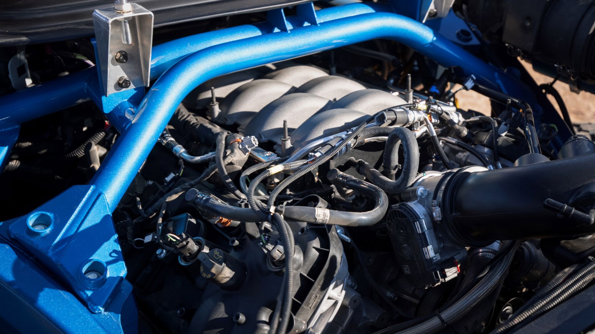 Compartimento do motor Ford Bronco DR 2023
