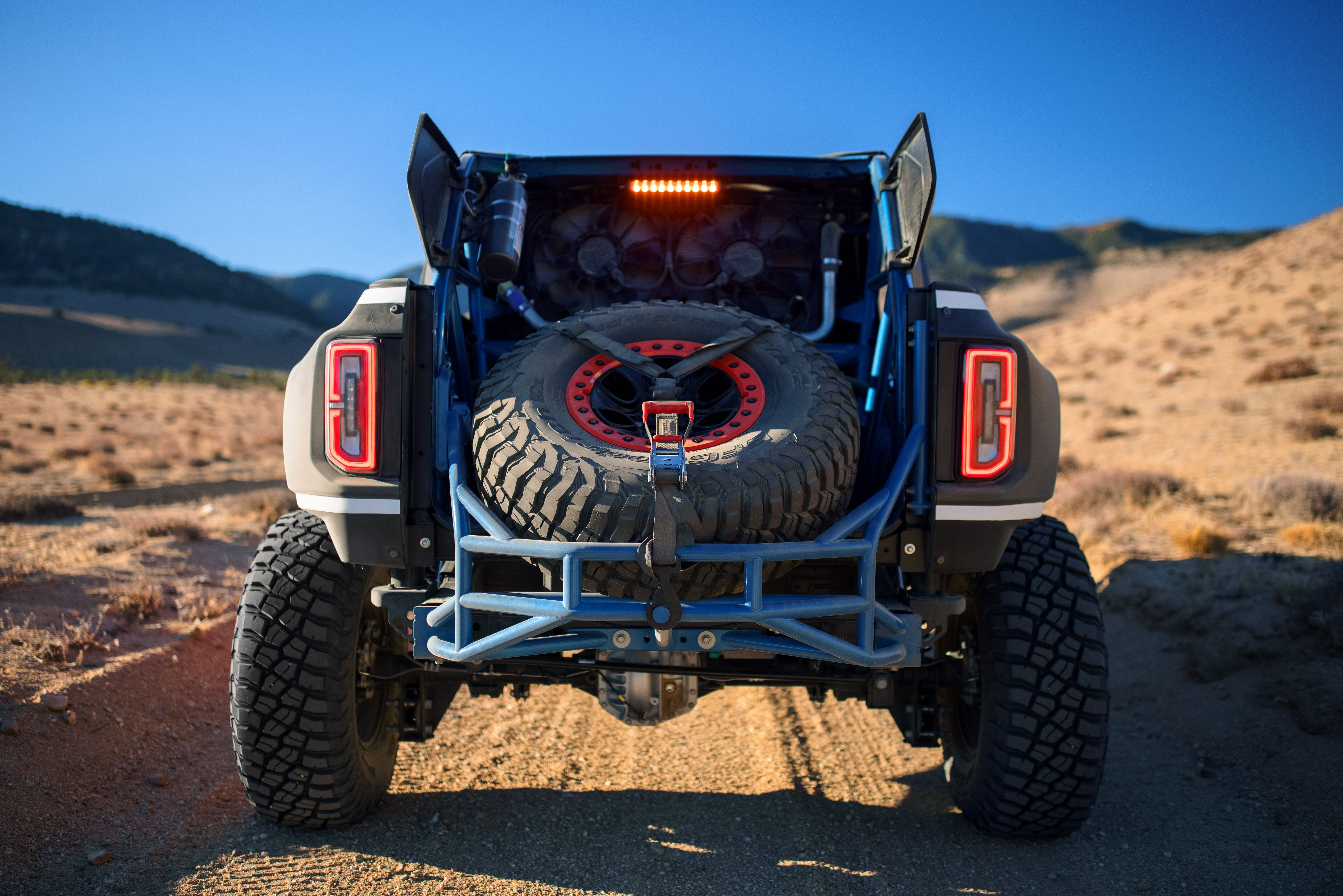 Foto traseira do Ford Bronco DR 2023