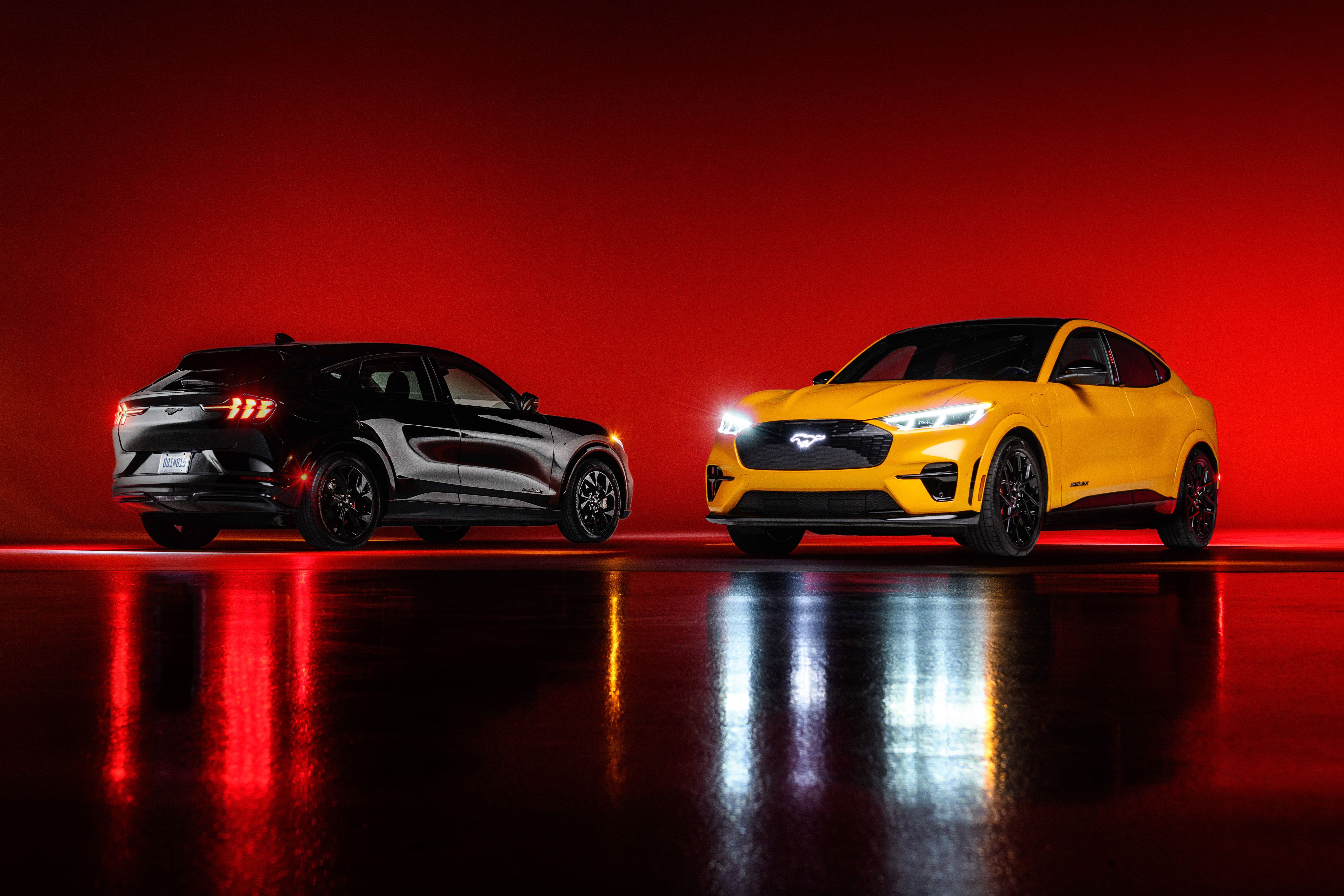 Pacote Mustang Mach-E Premium Nite Pony 2023 e Pacote Nite Pony Mustang Mach-E GT Performance Edition 2023.
