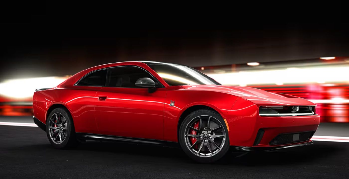 Lado Dodge Charger vermelho 2024