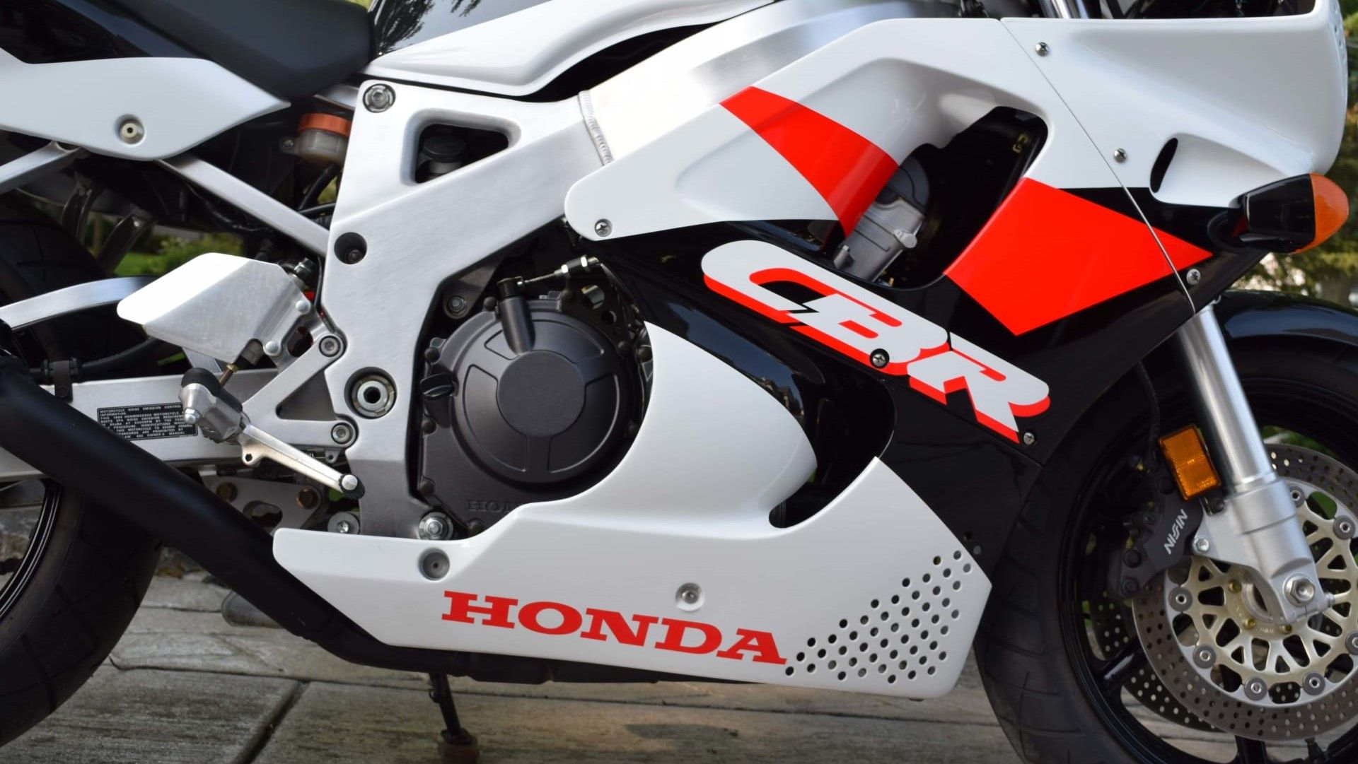 Close do motor Honda CBR900RR de 1994