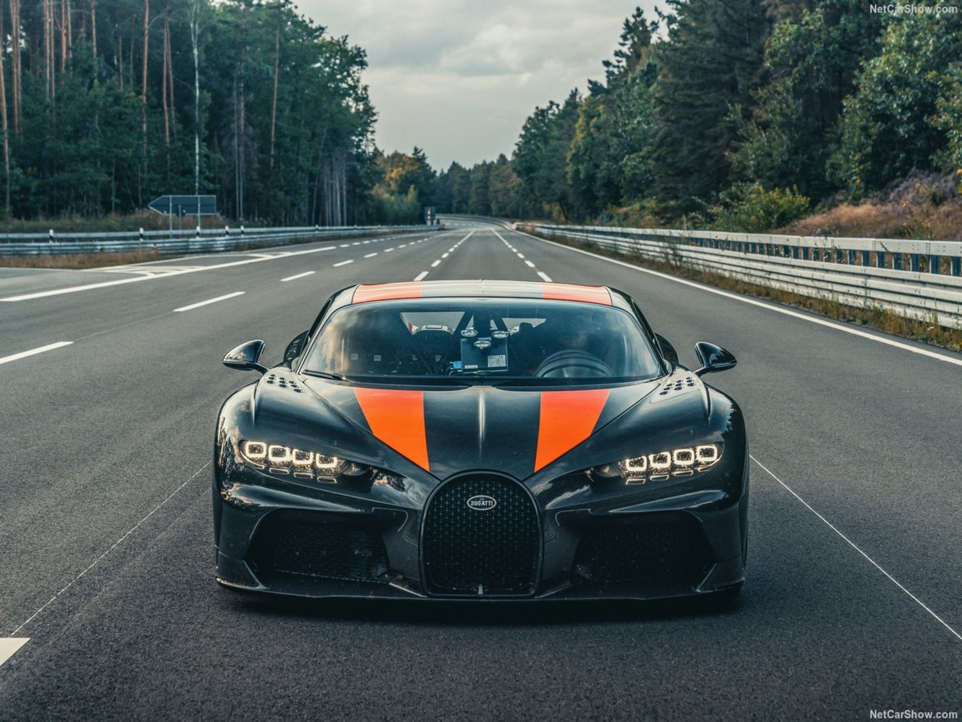 Bugatti-Chiron_Super_Sport_300-2021-1280-0f (1)