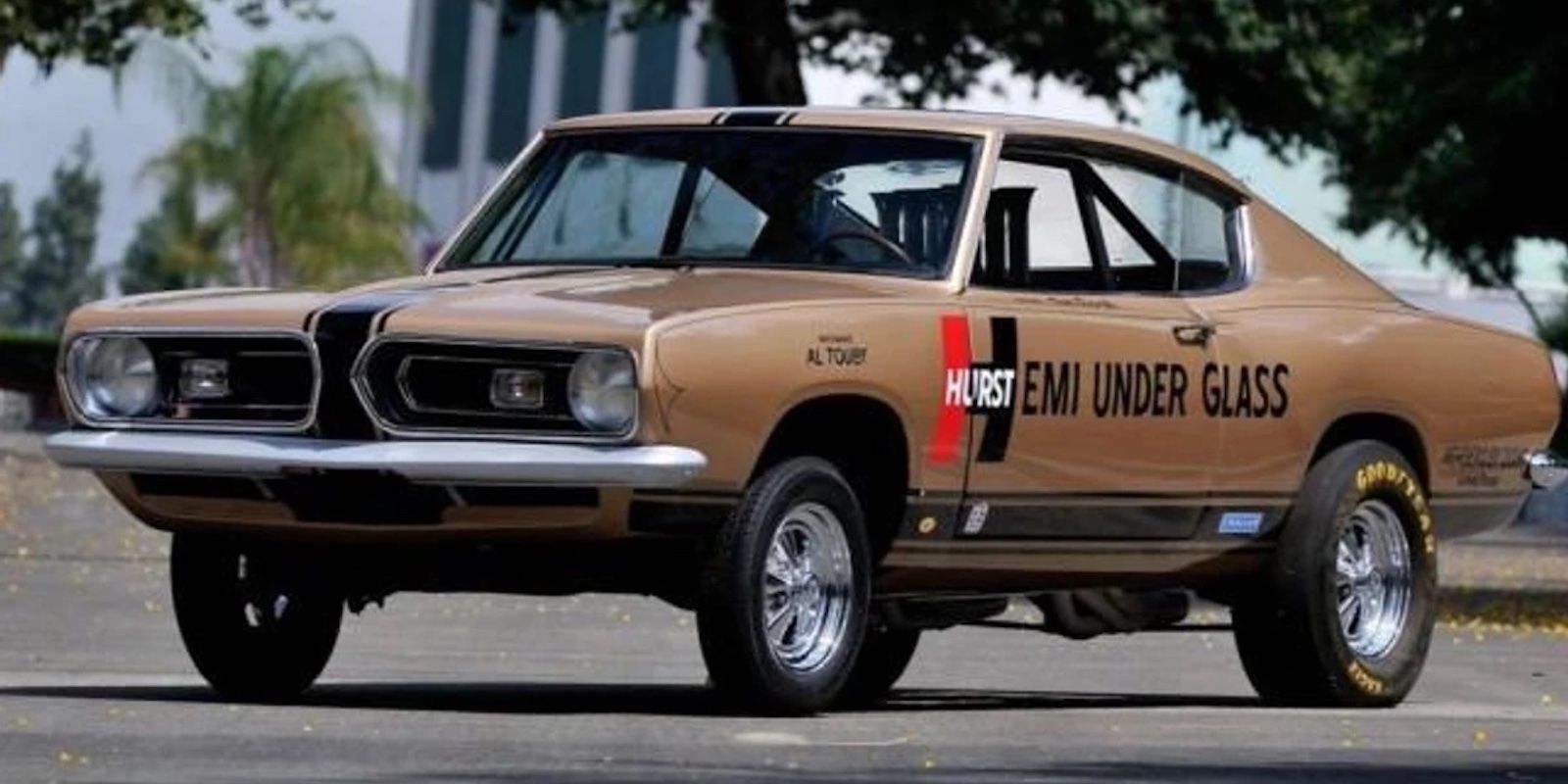 Brown Hurst Hemi sob vidro Barracuda