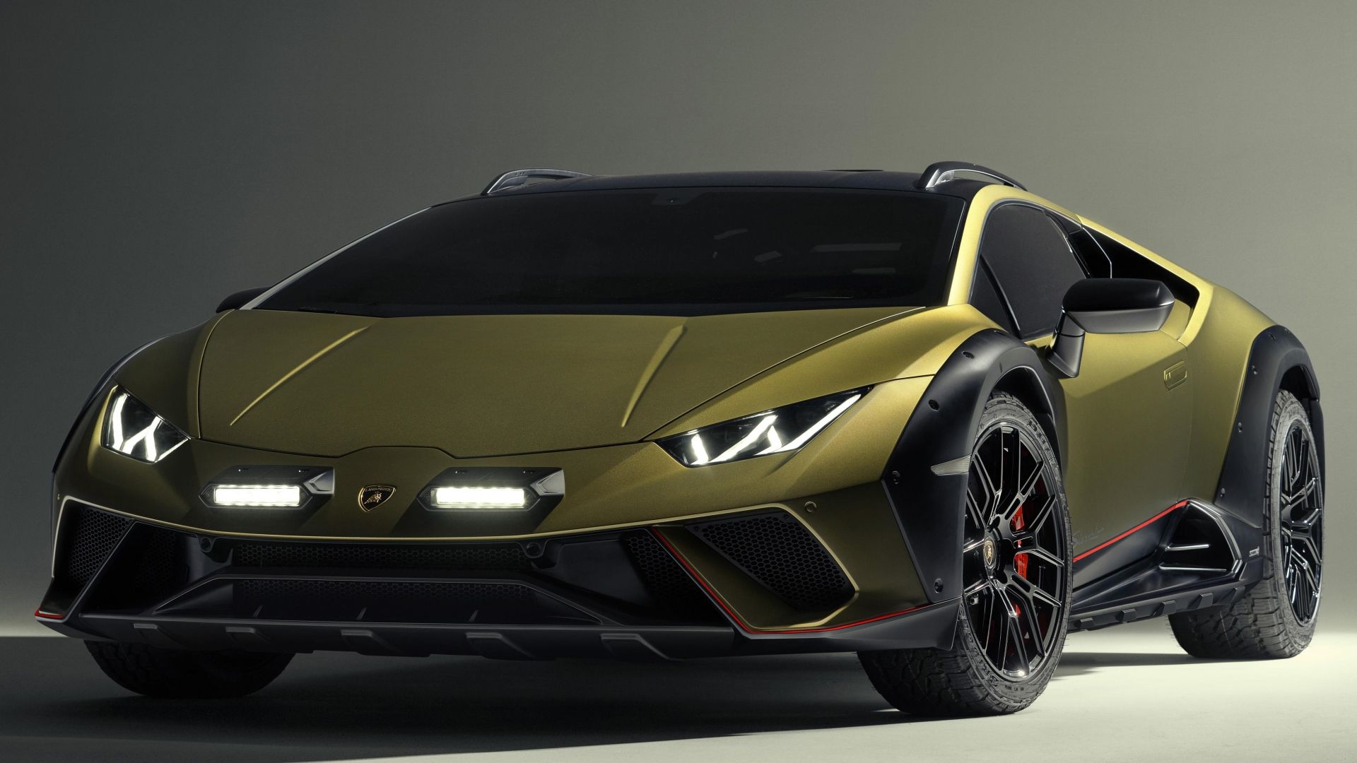 lamborghini huracan sterrato frente quarto amarelo