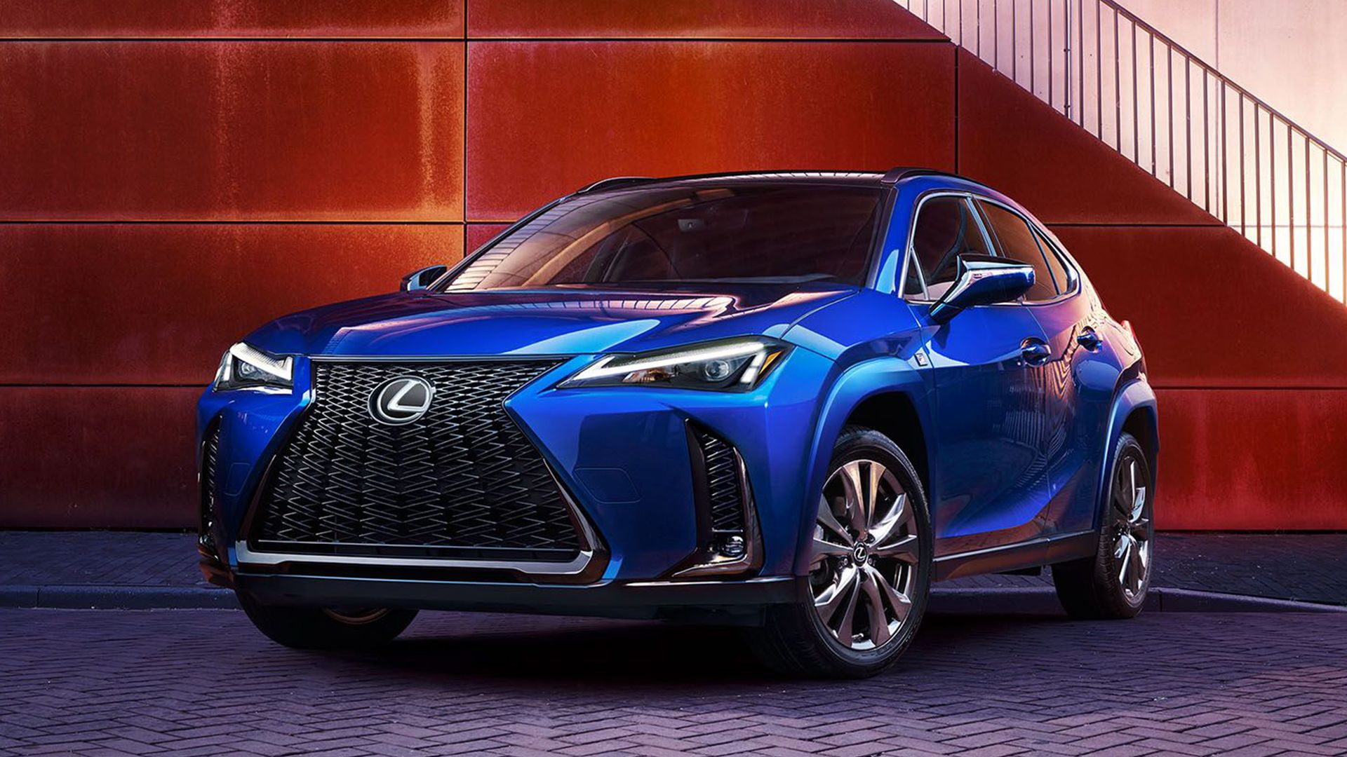 Lexus UX Hybrid - Front 3_4 angle