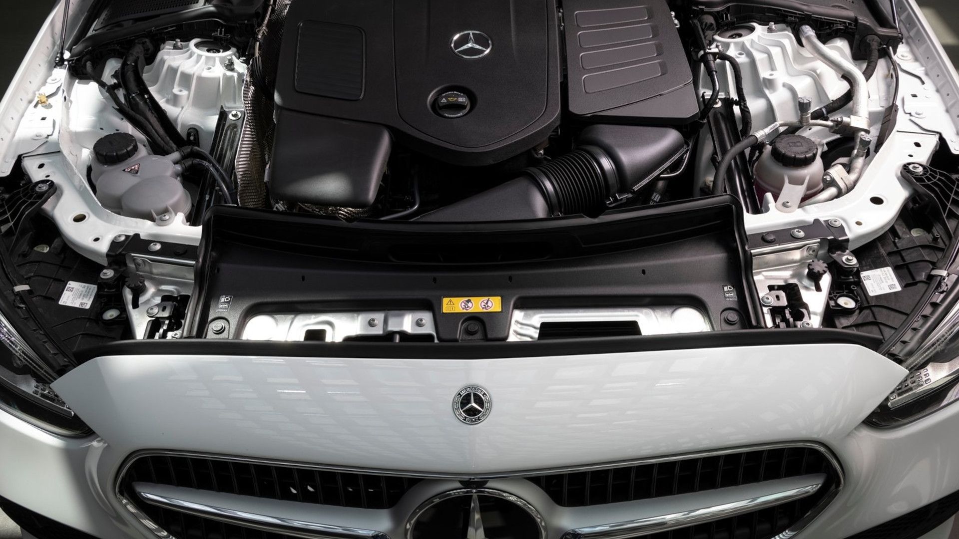 2024 Mercedes-Benz C-Class engine