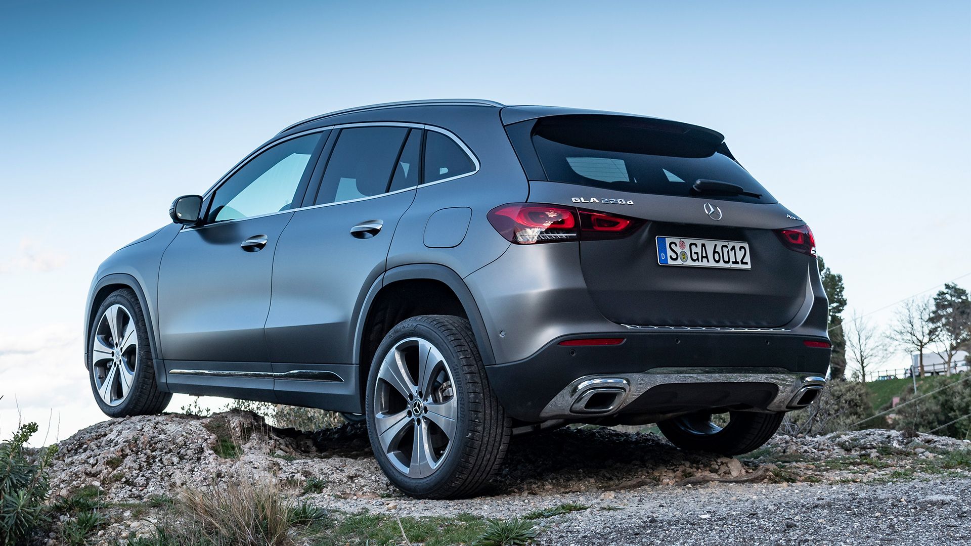 Mercedes-Benz GLA Class - Back 3_4 angle