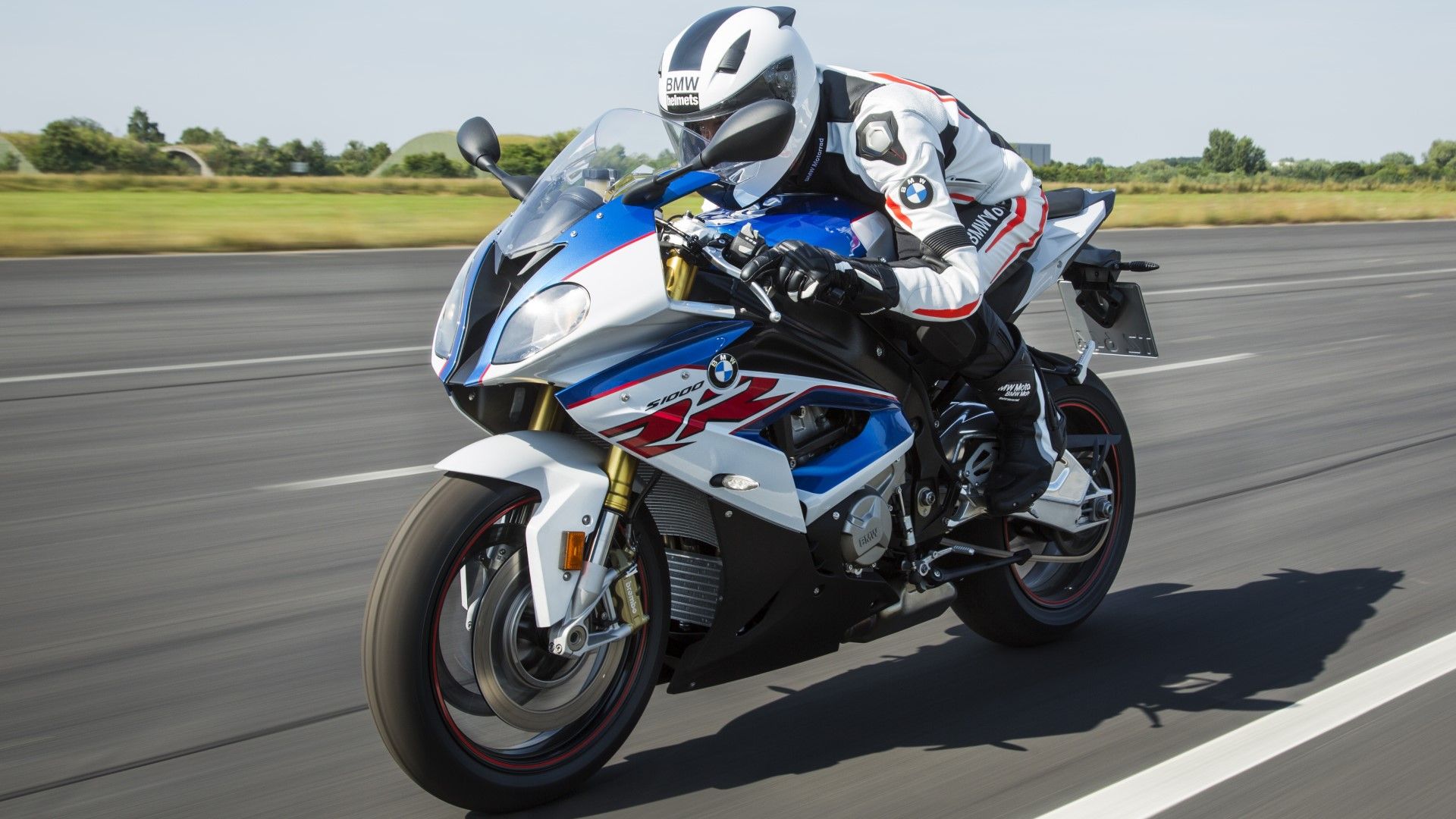 2016 BMW S 1000 RR accelerating on a racetrack