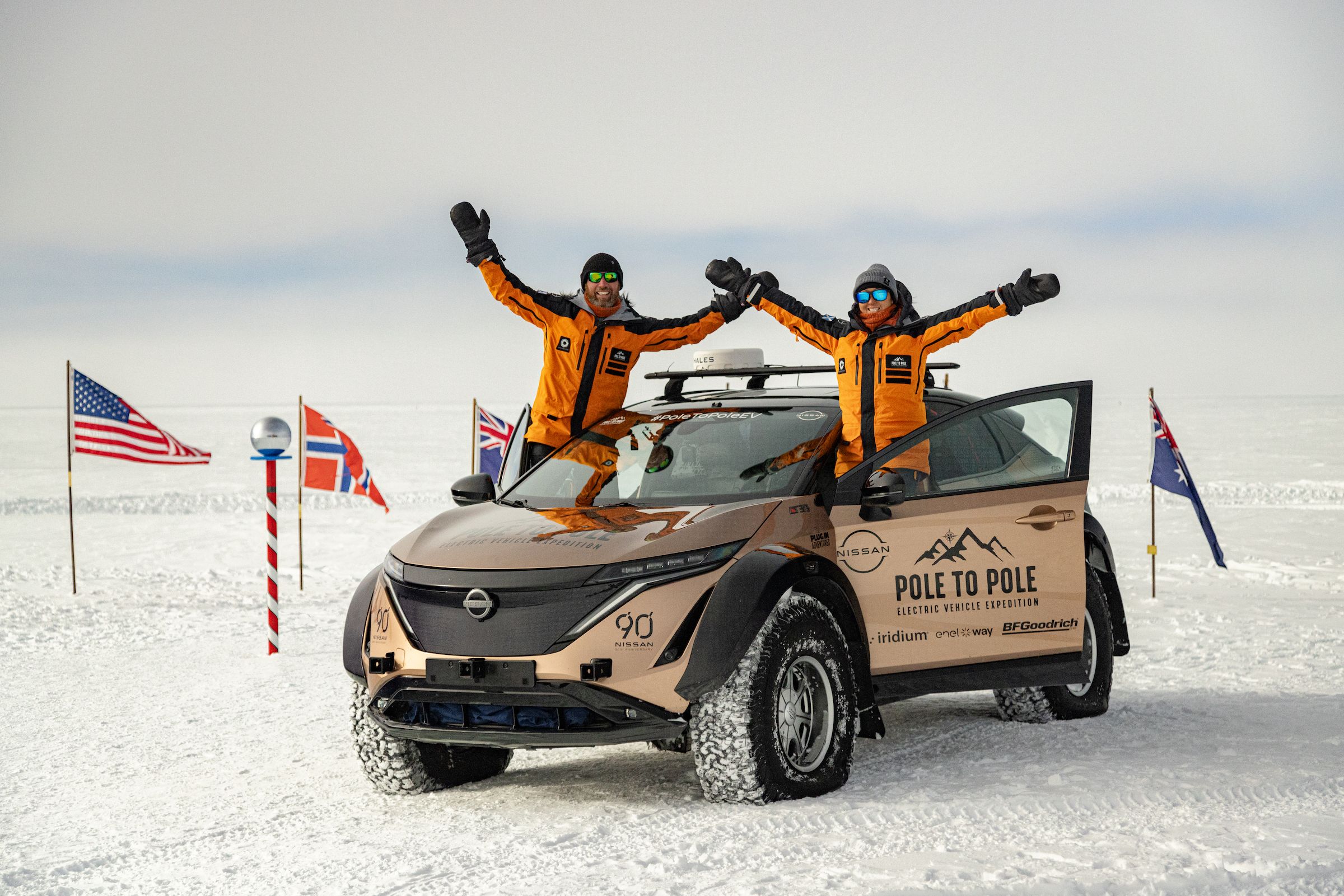 Bronze Nissan SUV at North Pole