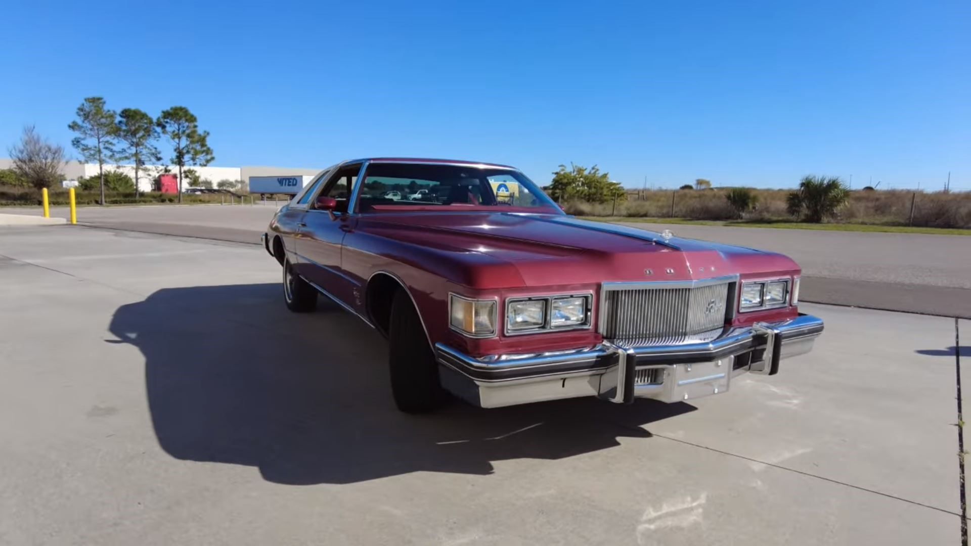 1975 Buick Riviera GS Front Left
