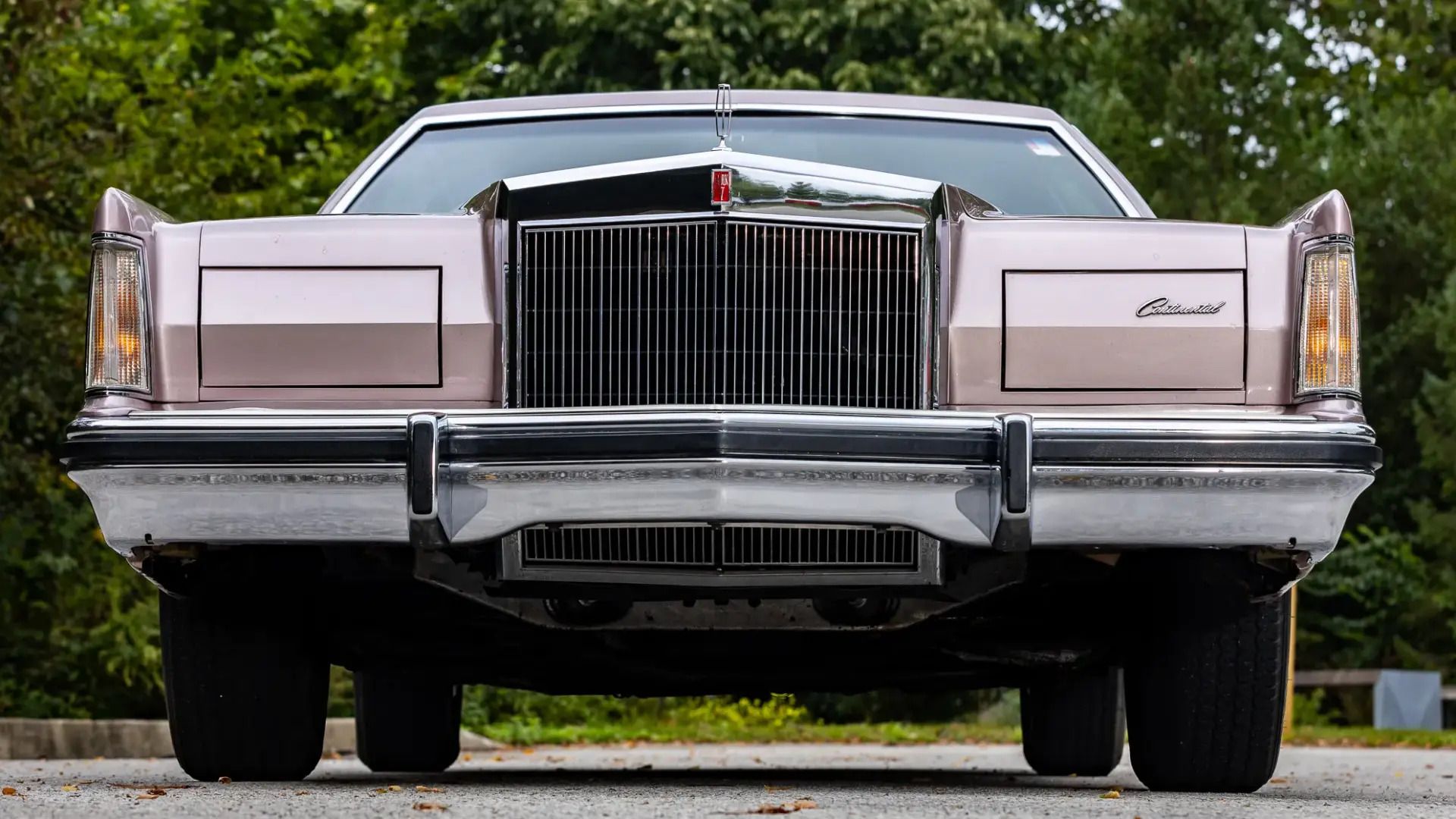 Lincoln Continental Mark V 1979 salmão frontal completo