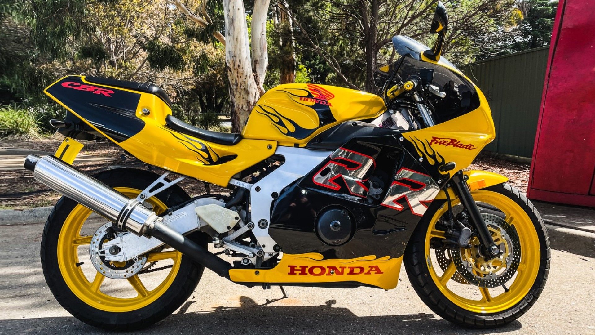 Remembering When Honda Made The Highest-Revving Motorcycle In The ‘90s
