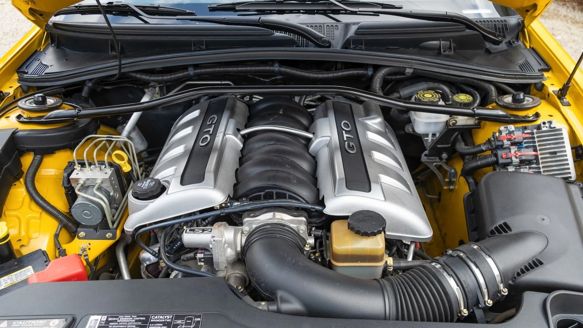 2005 Pontiac GTO engine