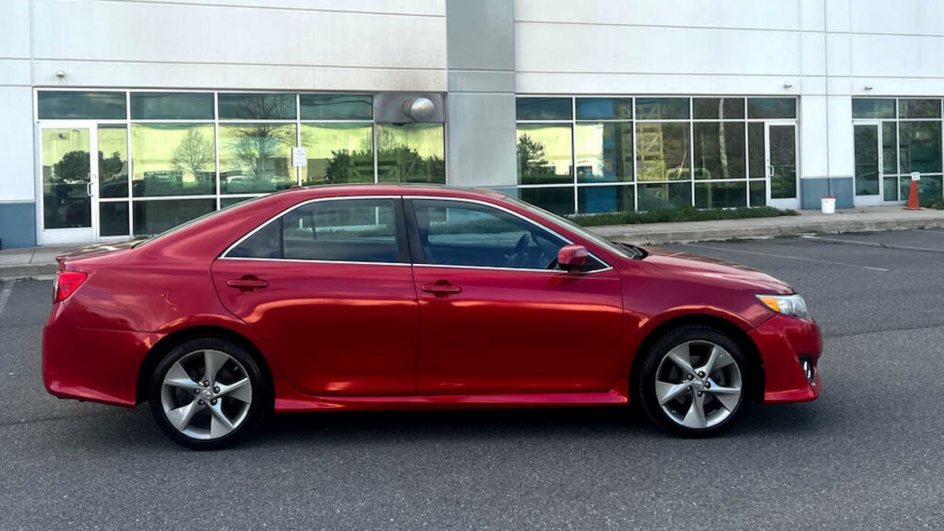 2012 Toyota Camry in red