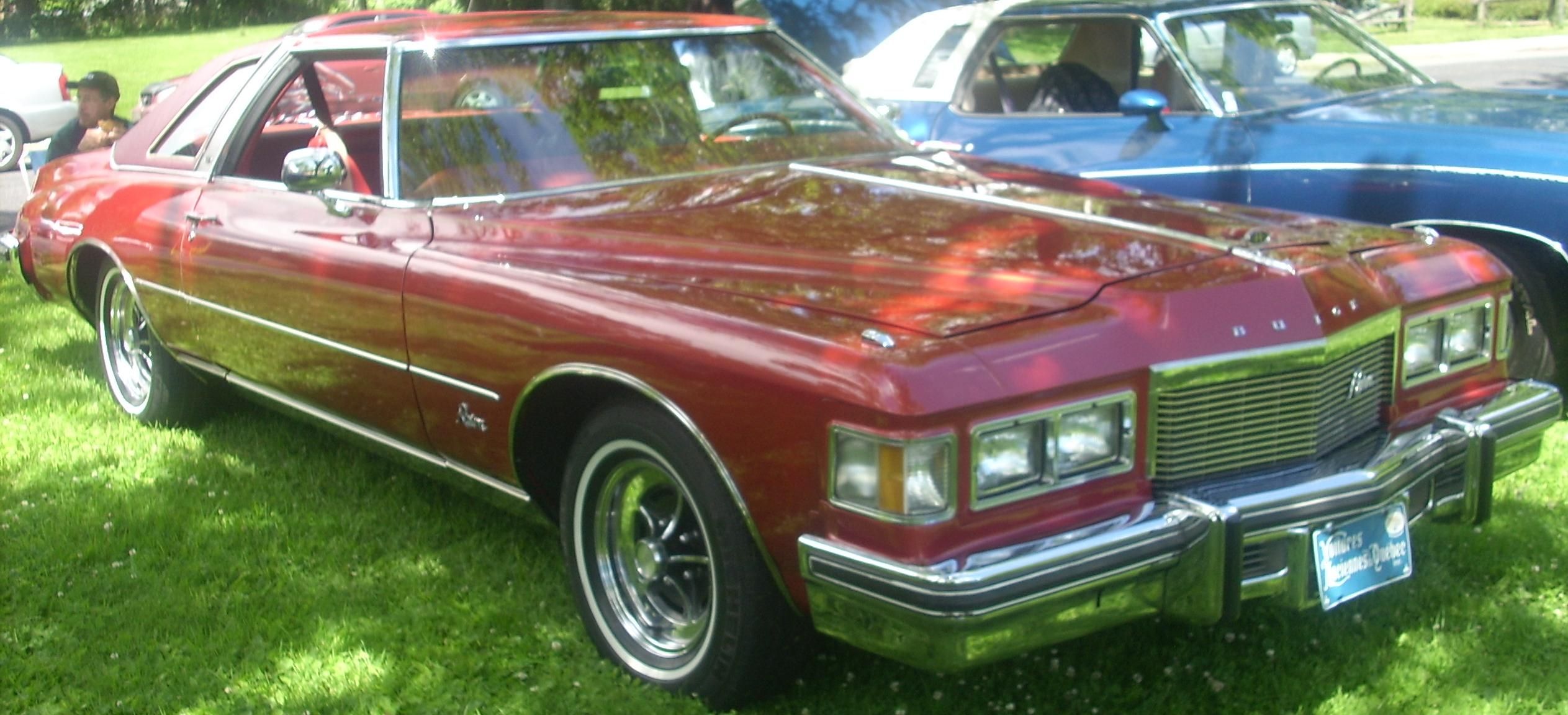 Buick Riviera vermelho 1976