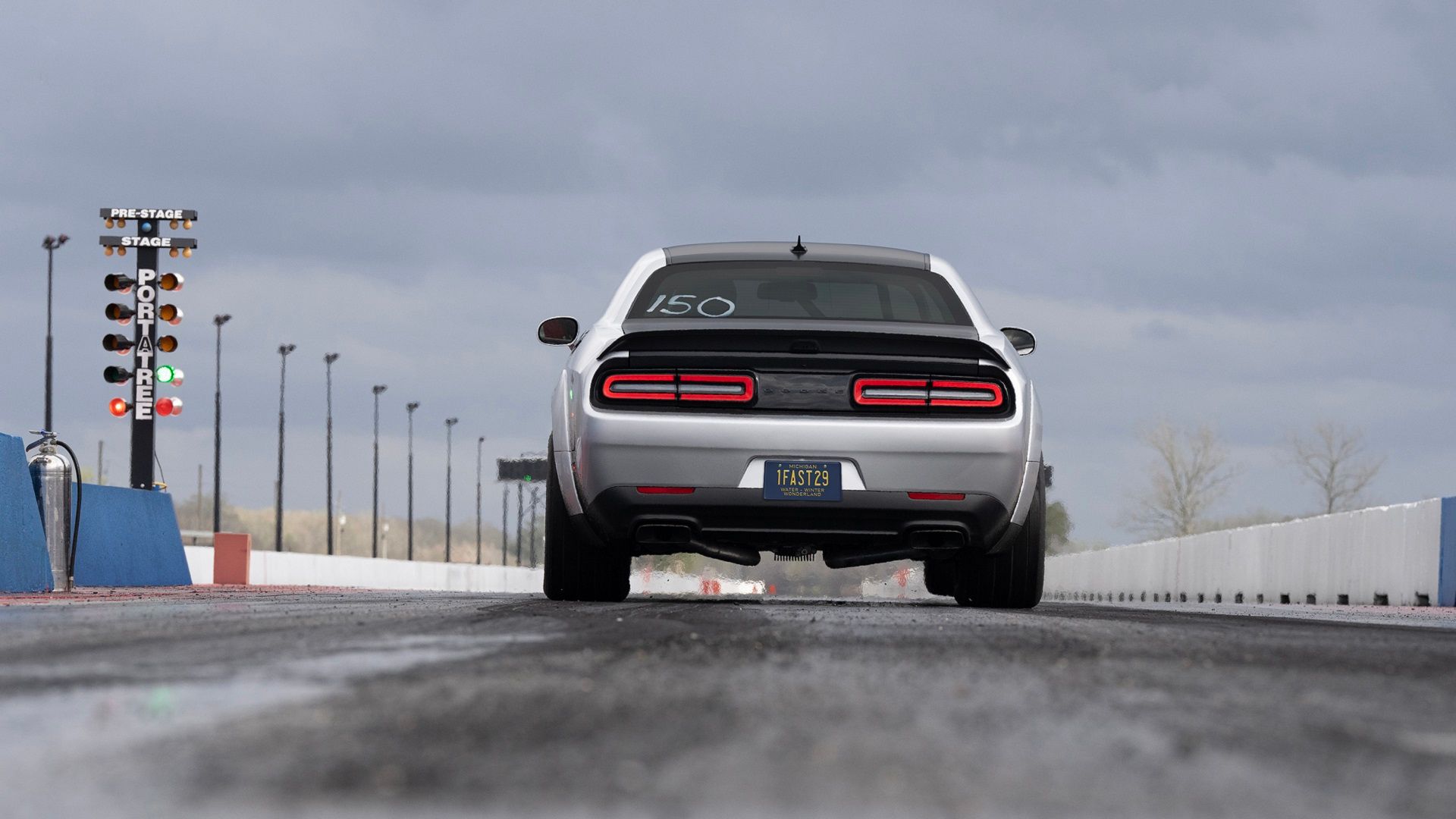 Dodge Challenger Demon 170 prata de volta