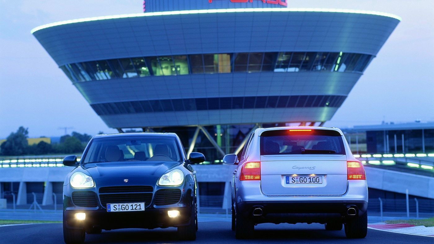 Front and rear Porsche Cayenne black and silver