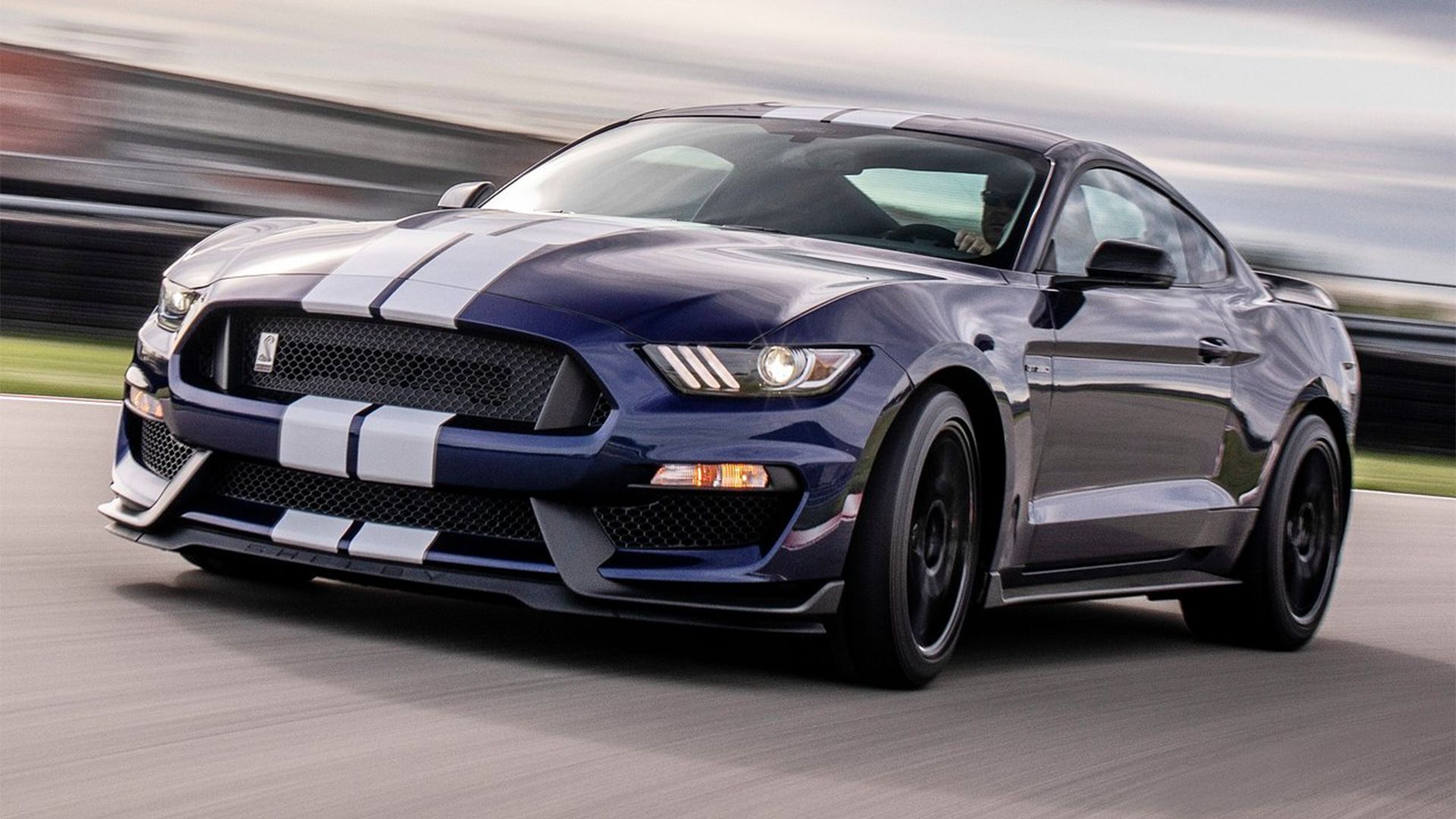 Ford Mustang Shelby GT350 2018 - Frente 3_4 ângulo-1