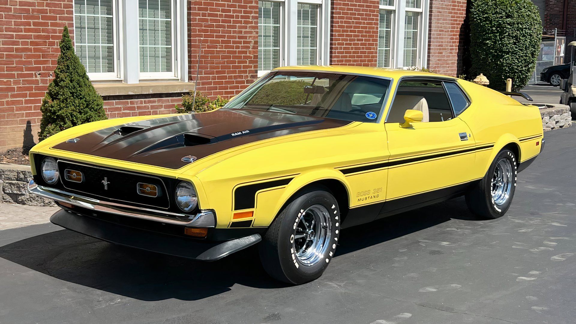 amarelo 1971 Ford Mustang Boss 351