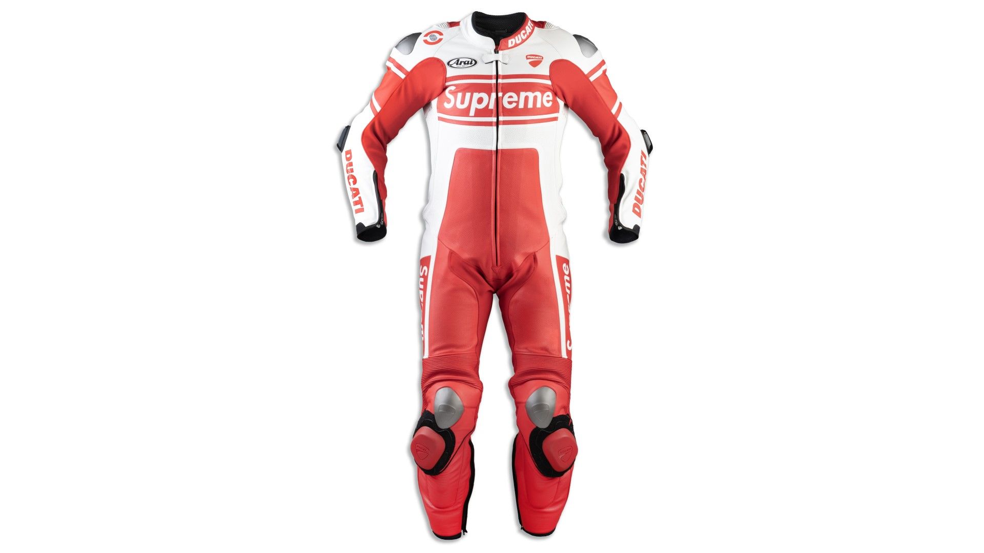 Ducati 'Supreme' Streetfighter V4 Clubs Fashion With 208 HP Ducati 'Supreme' Streetfighter V4 Clubs Fashion With 208 HP