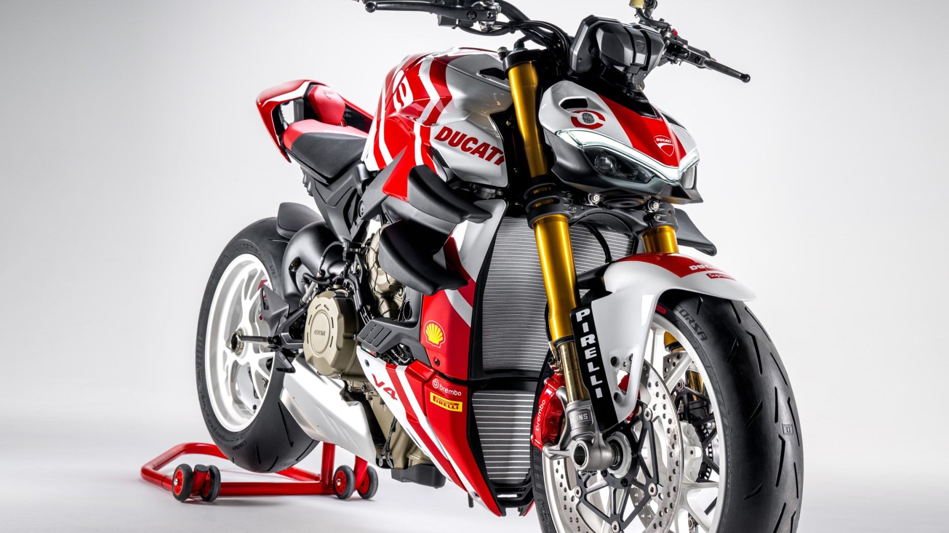 Ducati 'Supreme' Streetfighter V4 Clubs Fashion With 208 HP Ducati 'Supreme' Streetfighter V4 Clubs Fashion With 208 HP