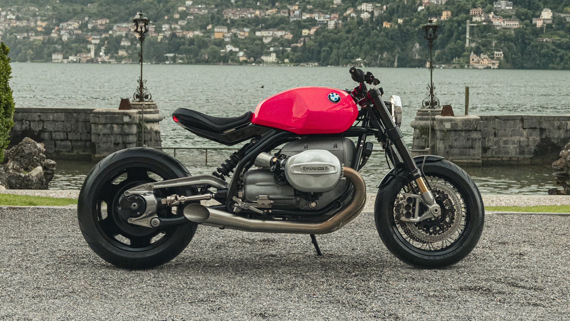 BWM R20 Concept: A Cafe Racer With A Gigantic 2.0-Liter Boxer Engine