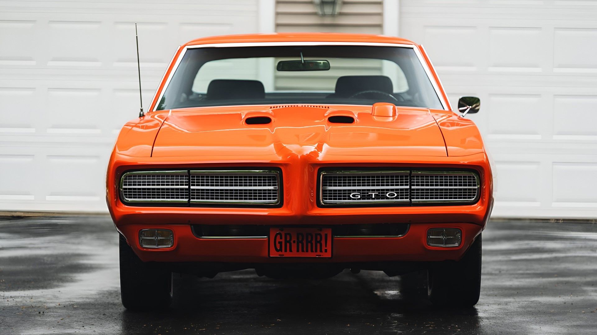 Vista frontal do Pontiac GTO Judge 1969 com motor 455