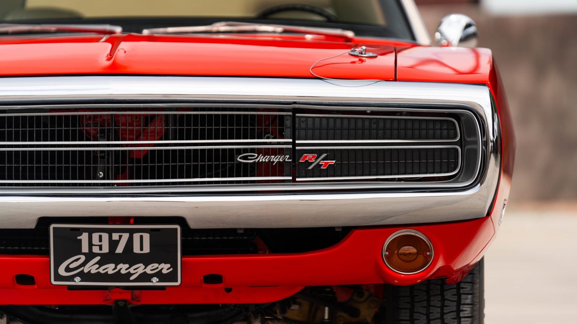 Foto em close do farol oculto do Dodge Charger RT 1970