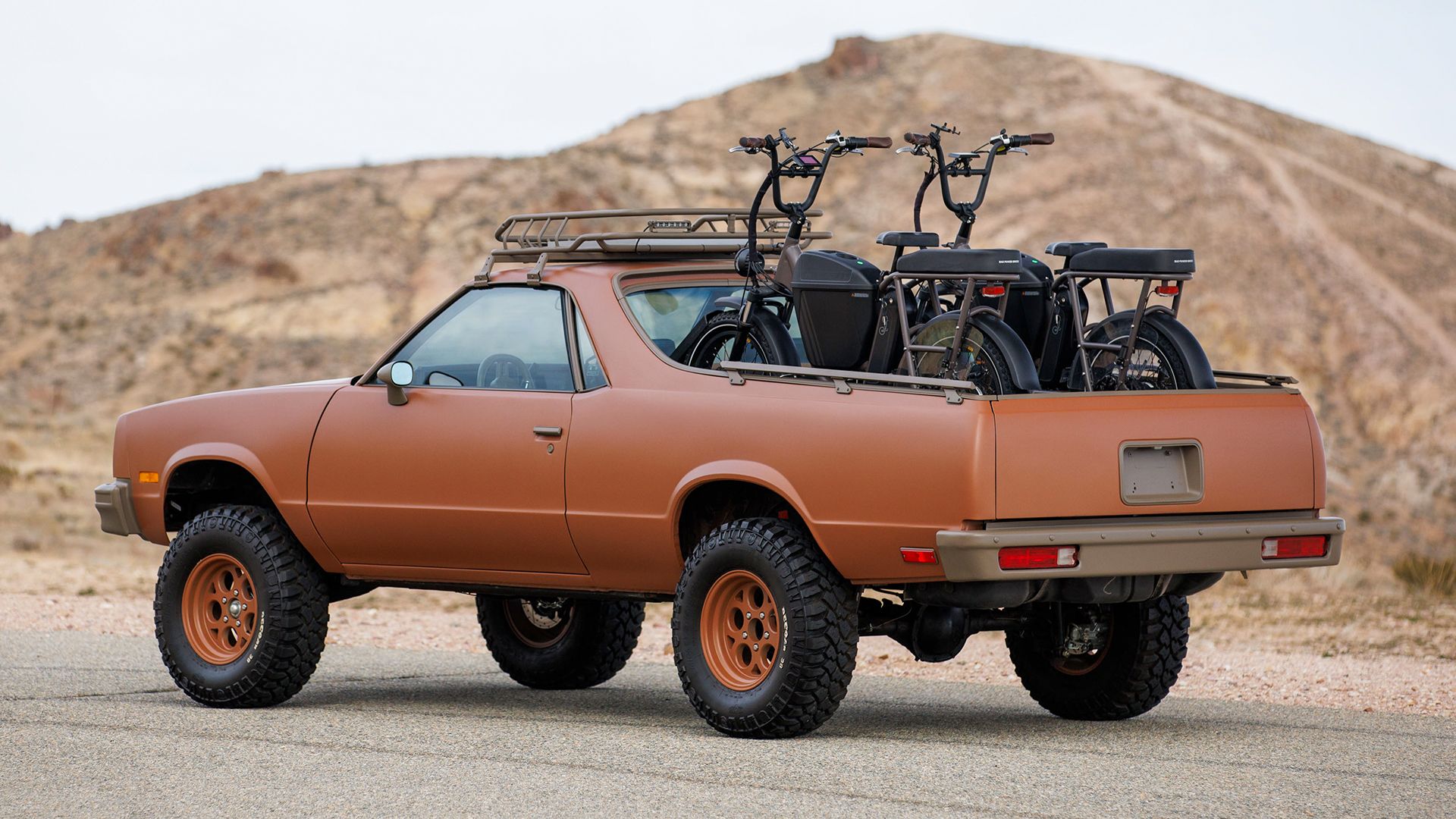 1985 El Camino with electric bikes onboard