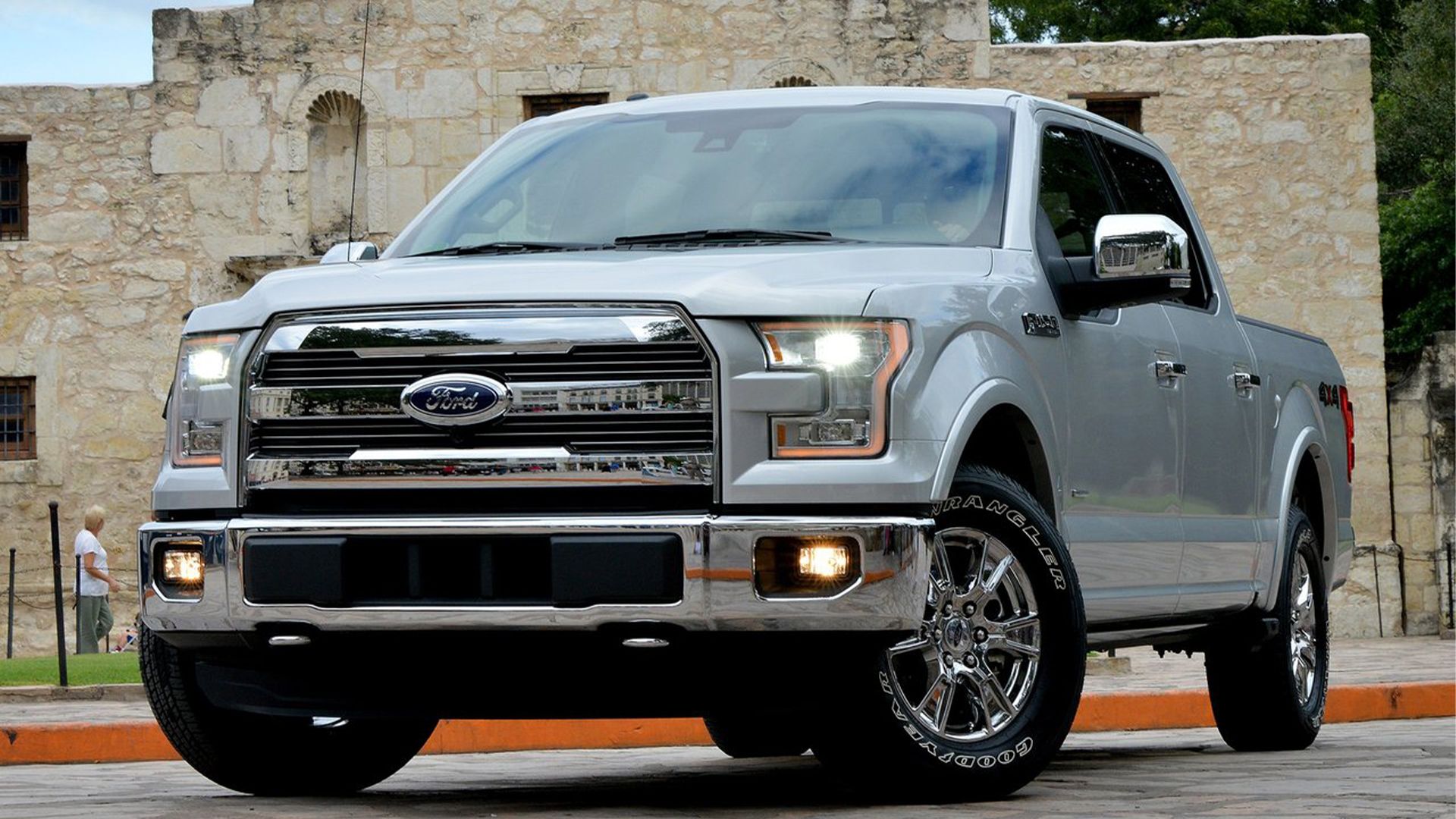 2015 Ford F-150 - ângulo frontal 3/4