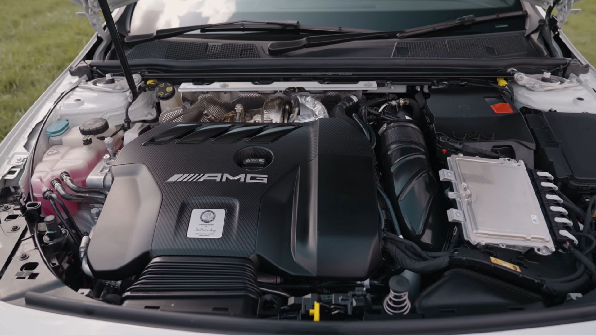 Motor Mercedes A45 prata 2024