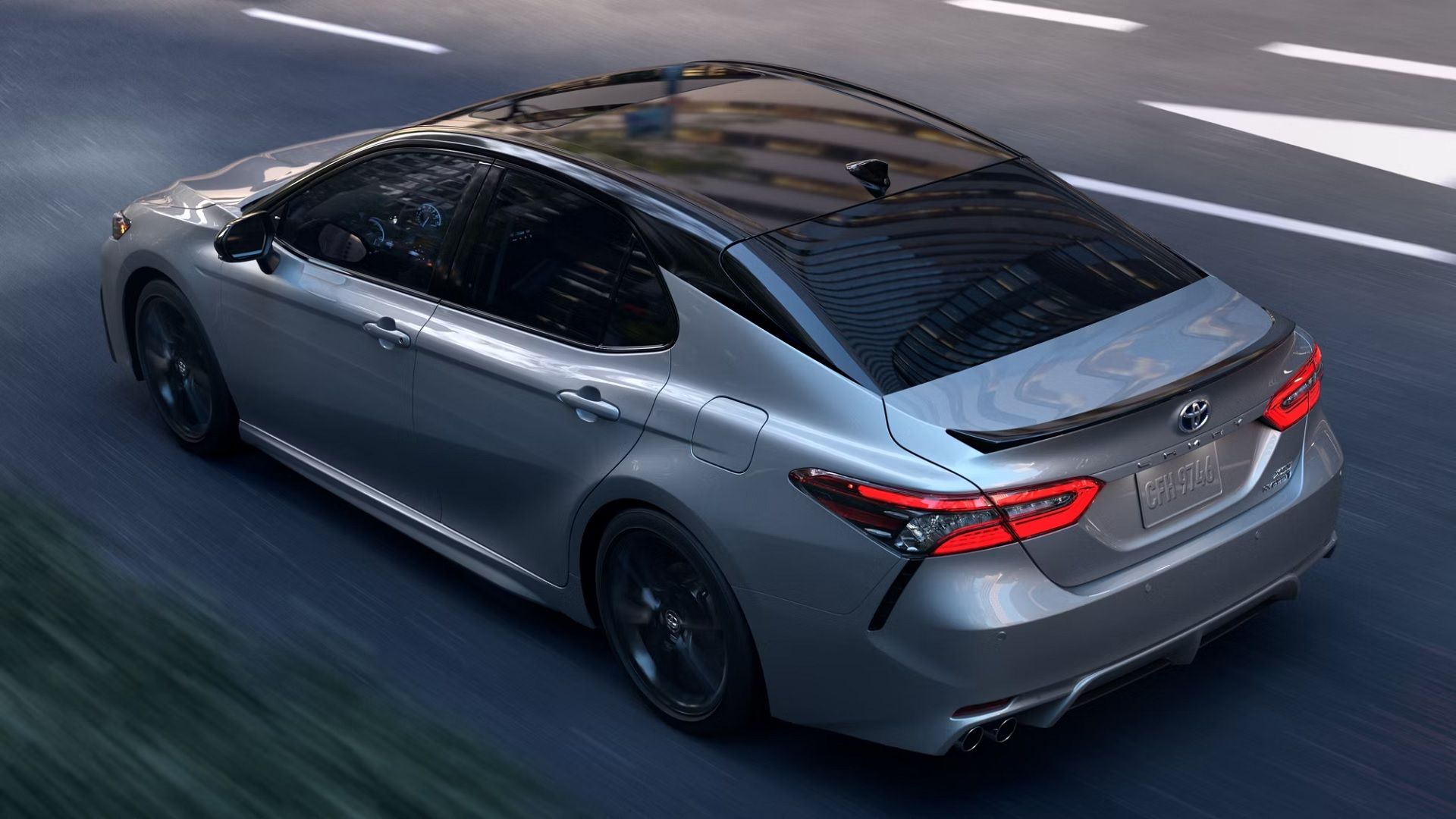 Toyota Camry Prata 2024