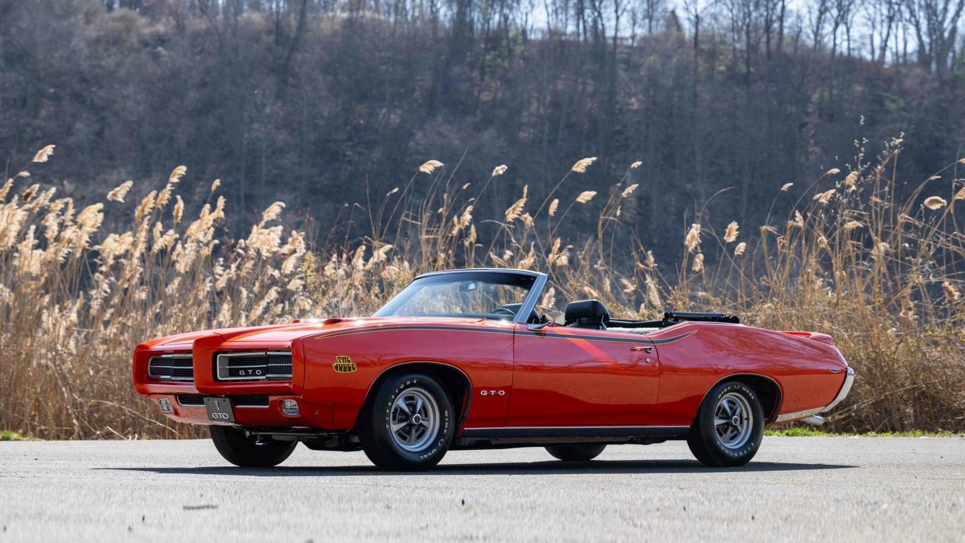 Vista lateral do perfil do Pontiac GTO Judge conversível 1969