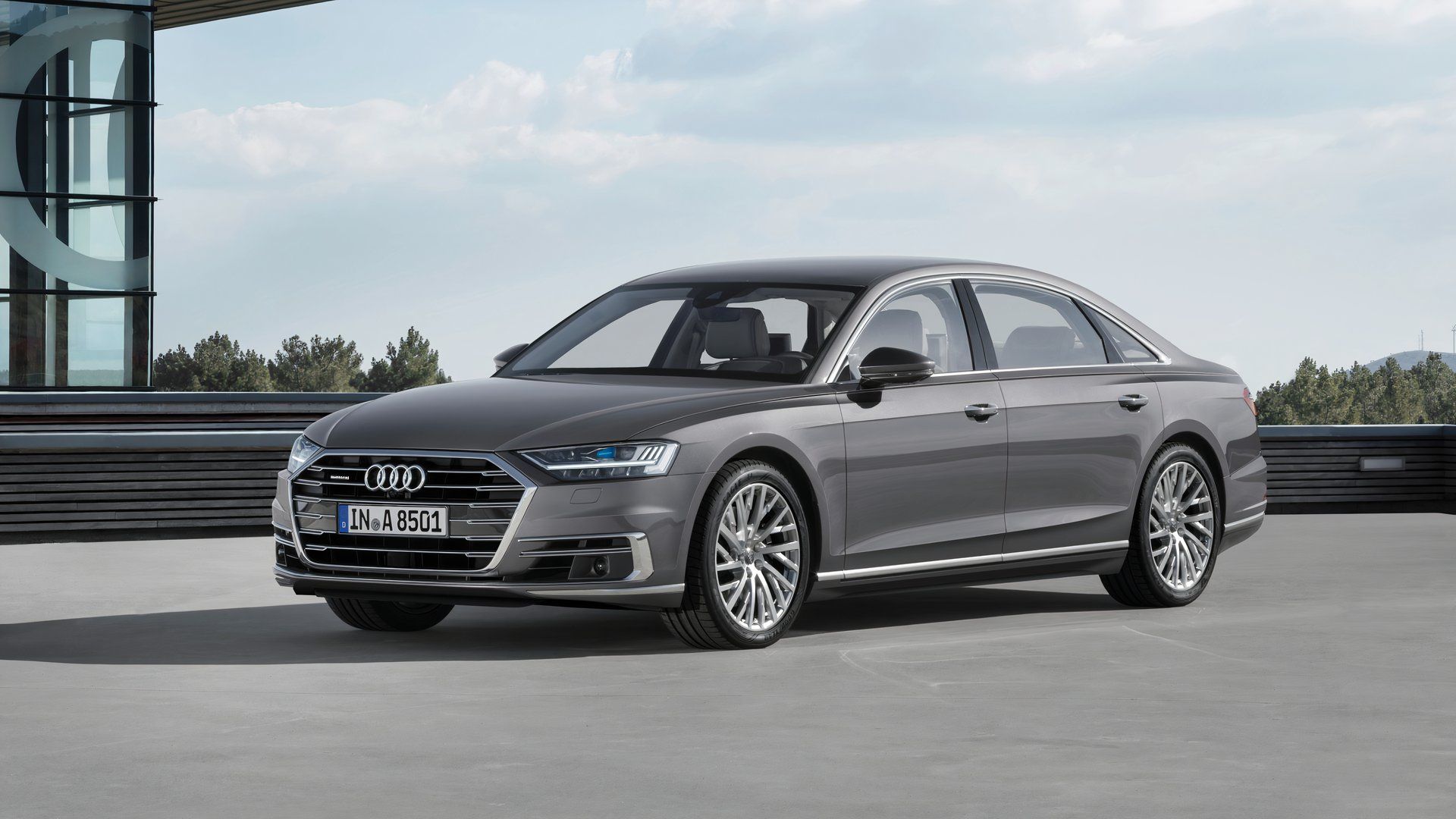vista frontal do Audi A8 L 2017 estacionado