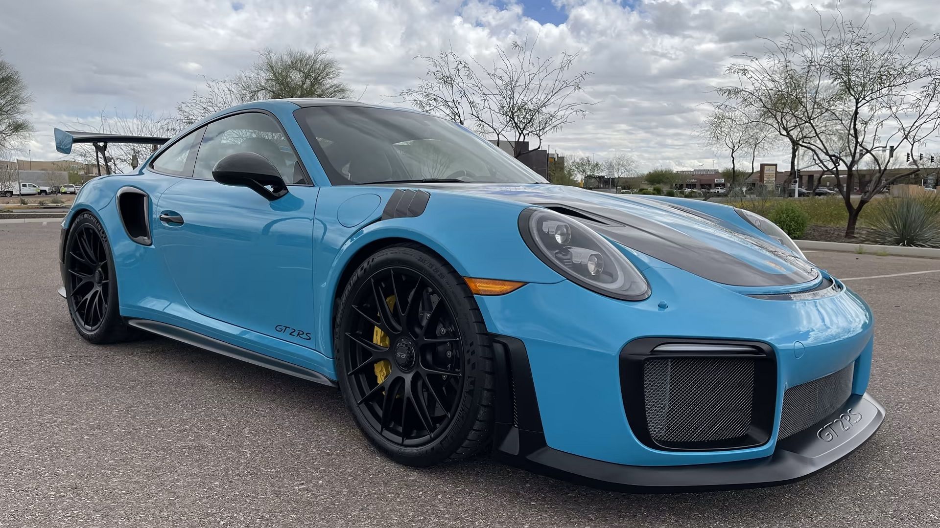 Azul 2018 Porsche 911 GT2 RS frontal