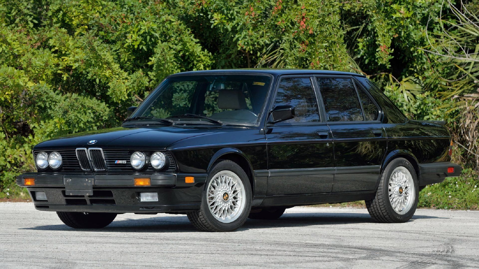 BMW E28 M5 Preto