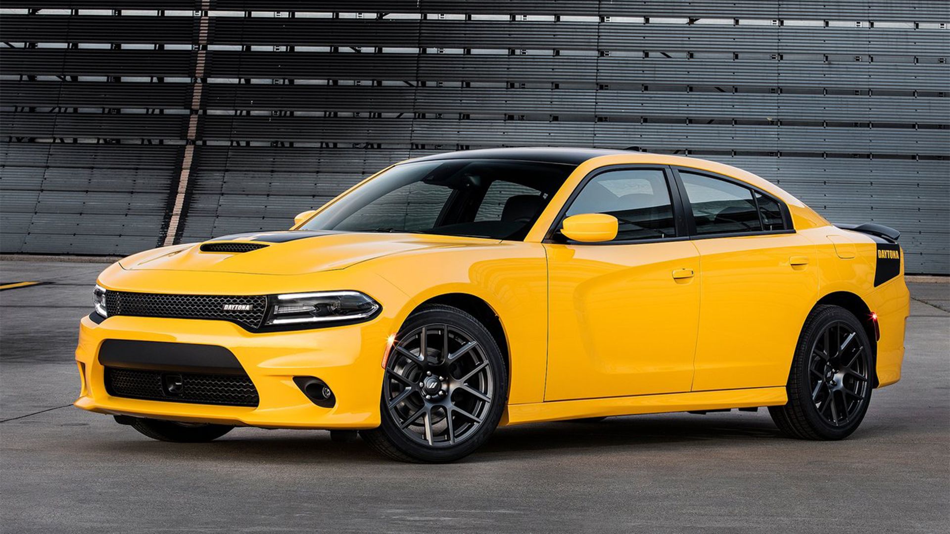 Dodge Charger - Ângulo frontal 3_4
