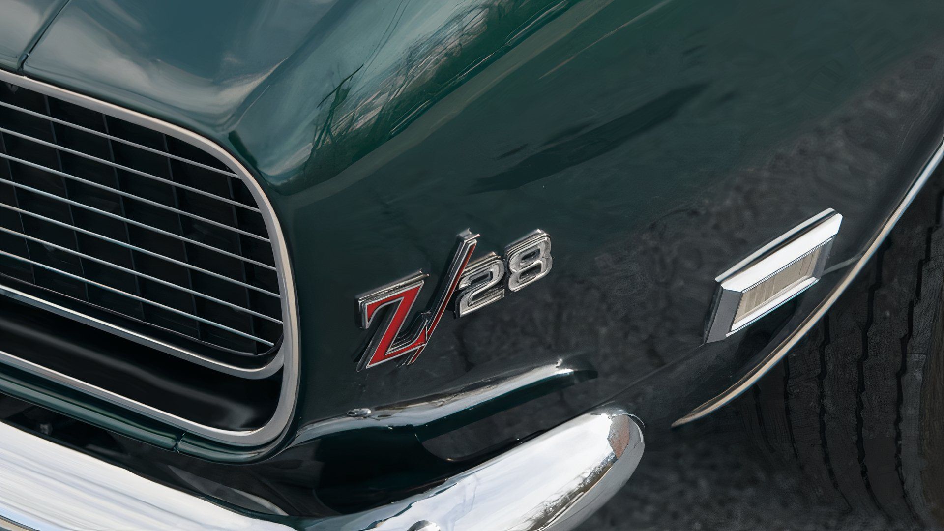 Emblema do para-lama Camaro Z/28 1968, close-up